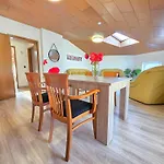 Elena Flat Mohn Zentrum * Duisburg
