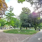 Elena Flat Mohn Zentrum * Duisburg