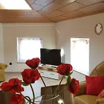 Elena Flat Mohn Zentrum * Duisburg