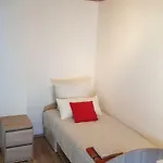 Elena Flat Mohn Zentrum *