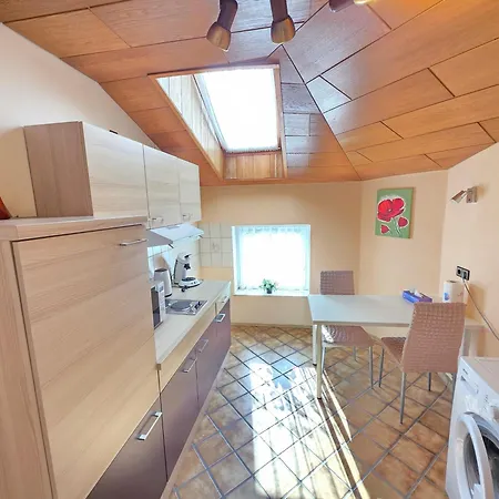 Elena Flat Mohn Zentrum Дуйсбург