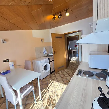 Elena Flat Mohn Zentrum * דיסבורג