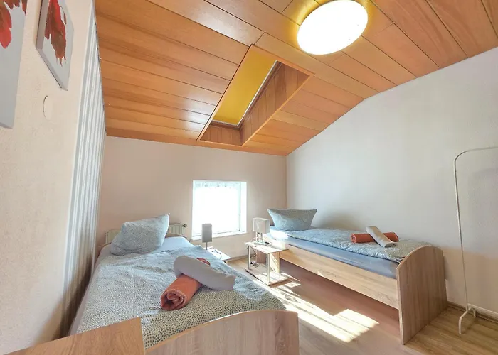 Elena Flat Mohn Zentrum