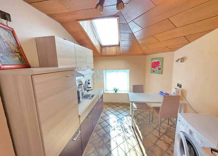 Elena Flat Mohn Zentrum Дуйсбург