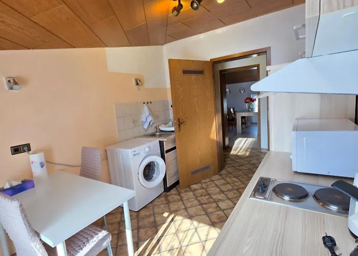 Elena Flat Mohn Zentrum * Duisburg