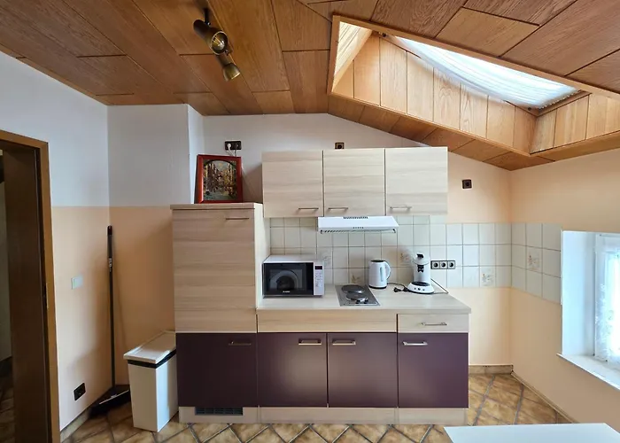 Elena Flat Mohn Zentrum