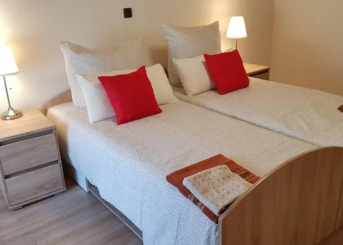 Elena Flat Mohn Zentrum * Duisburg